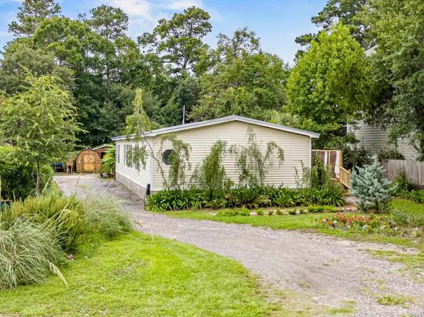 396 Minnow Dr., Pawleys Island, SC 29585