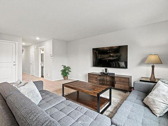 5th image of 18430 110th Ave E