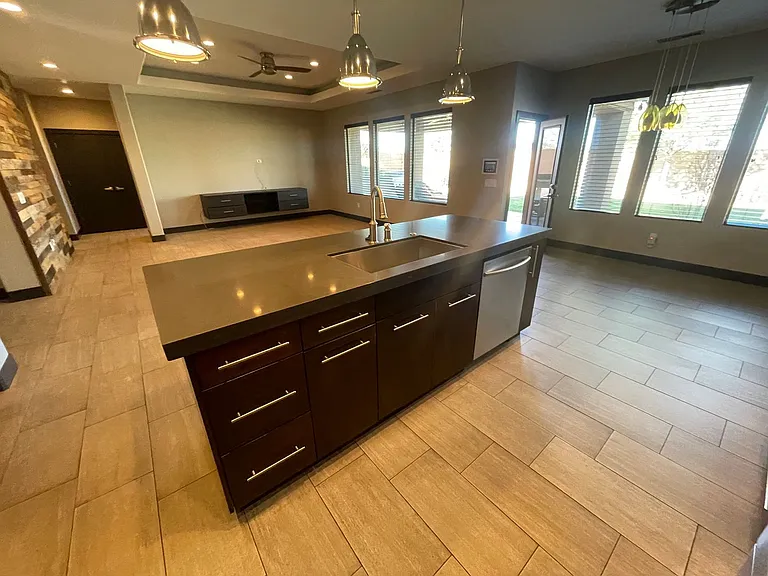 2676 S 3030 E — Photo 7