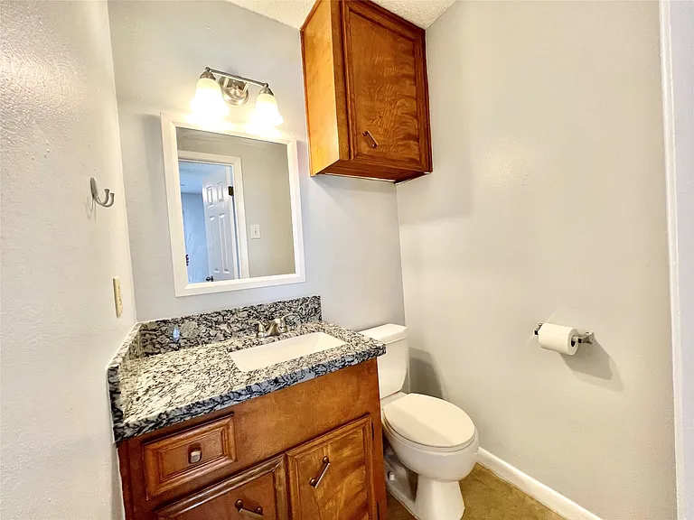 4023 Avenue Q 1/2 — Photo 9