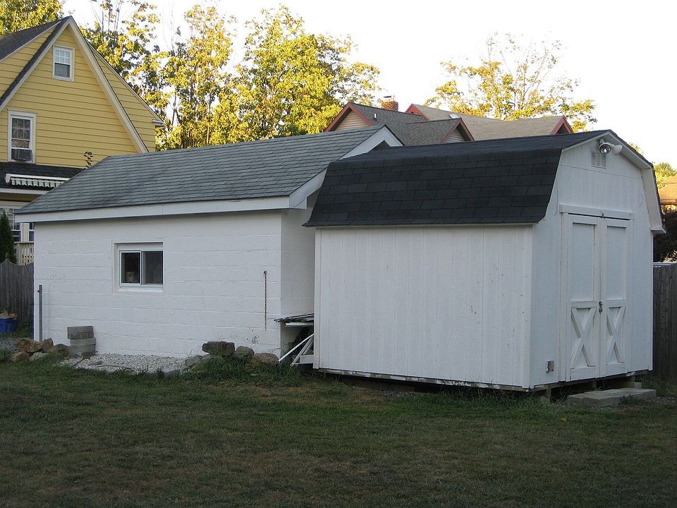 1 Car Garage / Storage Shed
