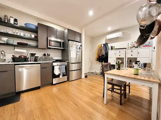 Kitchen, photo 1
