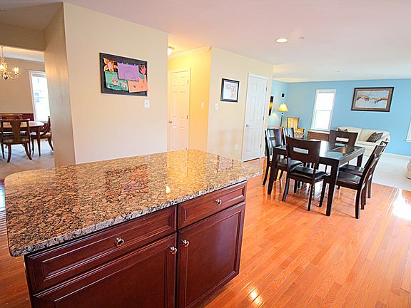 5th image of 1300 Dogwood Dr