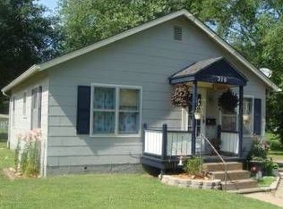 702 N Main St, Butler, MO 64730