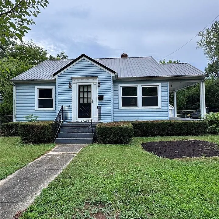 625 N Main St