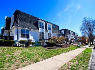 4431HOLLY St 4427 B #4427-B, Kansas City, MO 64111