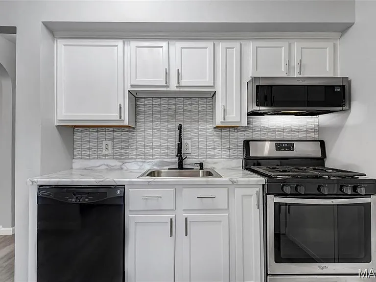 7244 Mallard Dr — Photo 8
