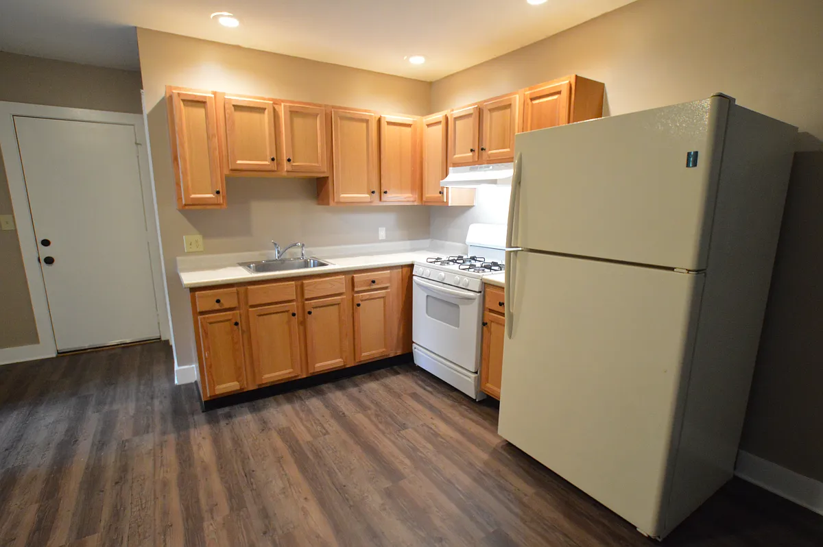 Building Photo - 237 River St #B