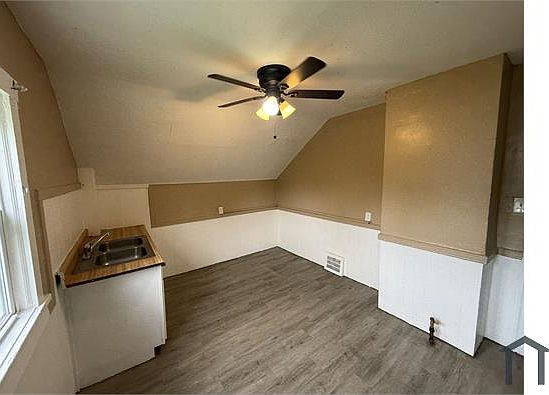 5th image of 522 W 23rd St #Up
