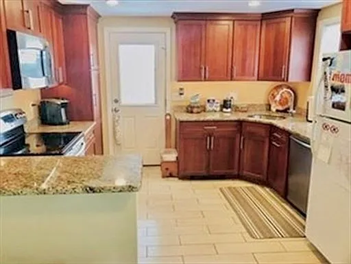 116 Upton Rd — Photo 4