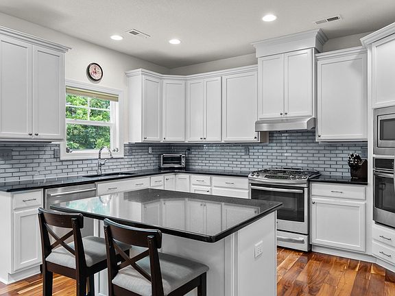 4th image of 2424 Big Cypress Ct
