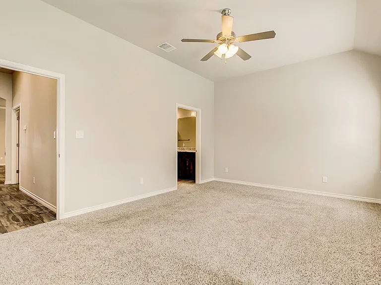 301-313 Amethyst Ct — Photo 34