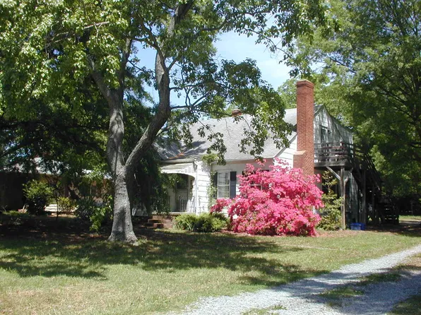 404 Hillsborough Rd #A, Carrboro, NC 27510