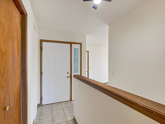 3rd image of 1 Georgetown Ct