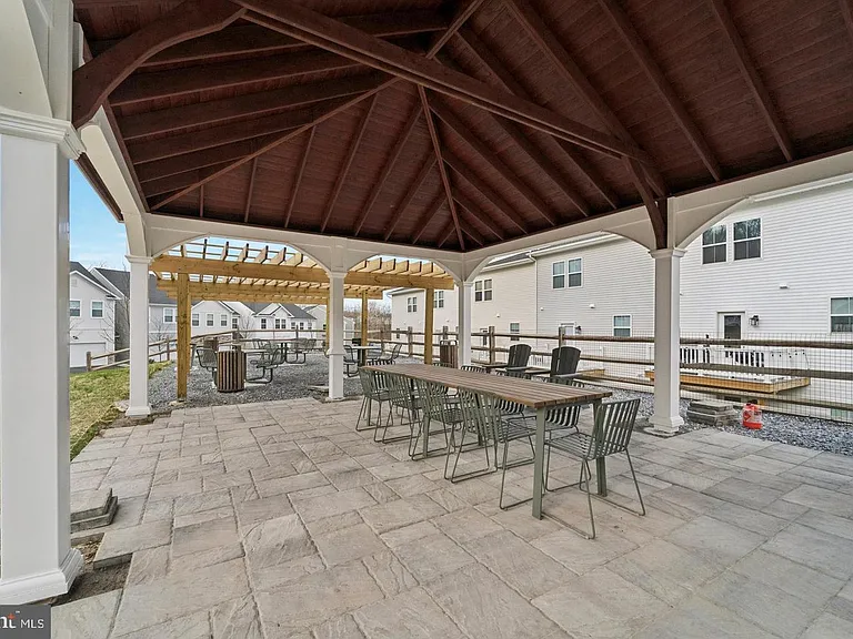 141 Four Leaf Dr — Photo 38