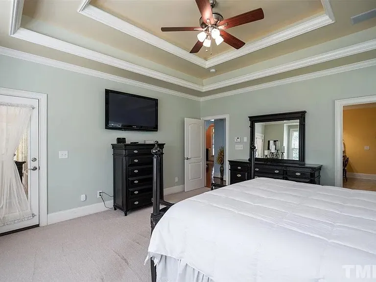 1530 Raven Wood Dr — Photo 4