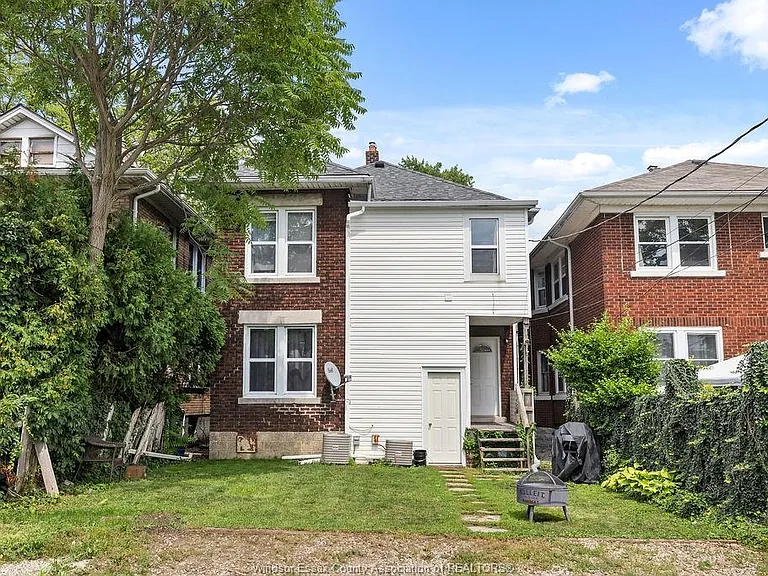 541 Moy Ave — Photo 23