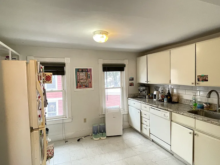 117 E Summit St #2 — Photo 5