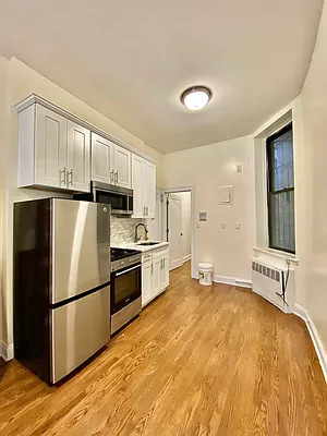 Rented by Waverly Realty Associates | media 4