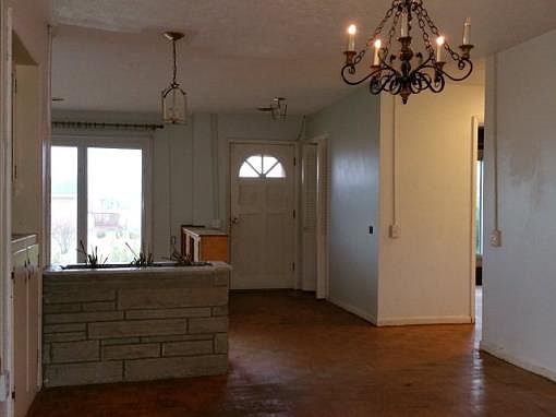 2nd image of 82 Westview Dr