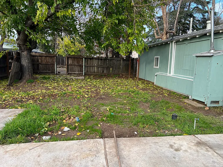 1310 Los Robles Blvd #B — Photo 5