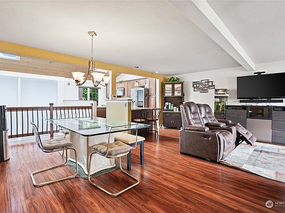 5th image of 1927 68th Ave NE