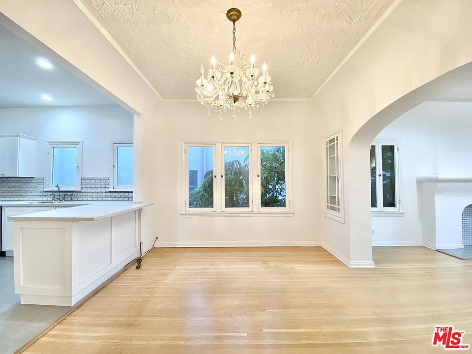 1st image of 352 N Sierra Bonita Ave #1/2