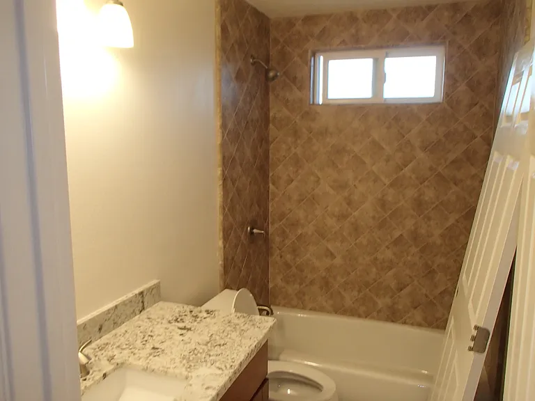 1221 Fordham Ave — Photo 6