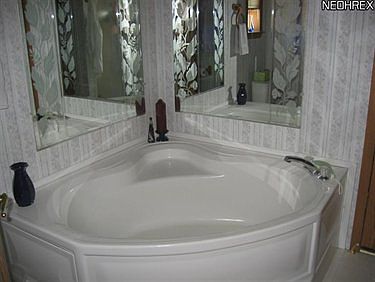 5th image of 1009 Sagramore Dr N