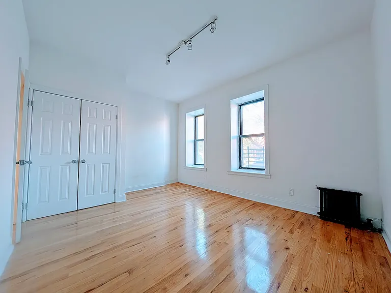 100 Hart St #1A — Photo 4