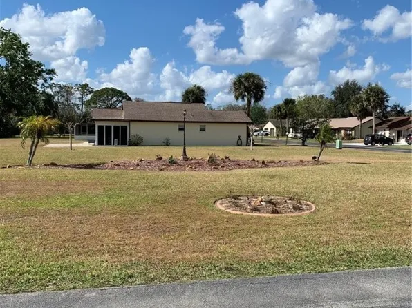 76 Venetian Pkwy, Lake Placid, FL 33852