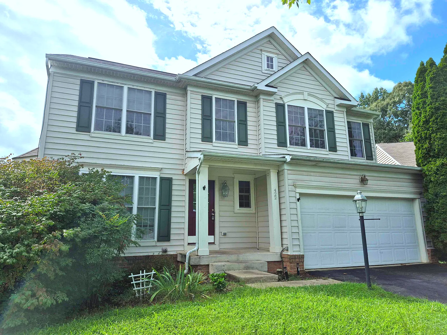 4 bed, 3.5 bath, 2836 sqft, $2,800 — Photo 1