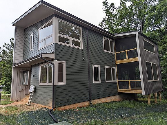 3rd image of 3884 Rivermont Rd