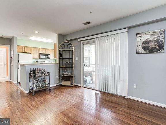 4th image of 317 Eagle Landing Ct #317F