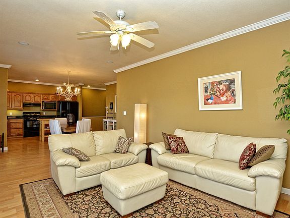 5th image of 104 Redbud Dr