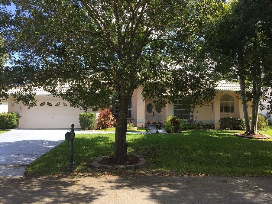 1st image of 4323 NW 62nd Ave