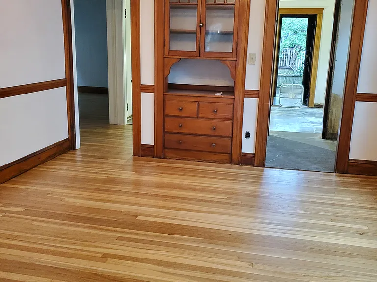 Fairview Ave — Photo 3