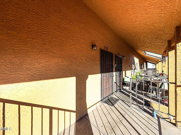 3rd image of 1831 W MULBERRY Drive #220