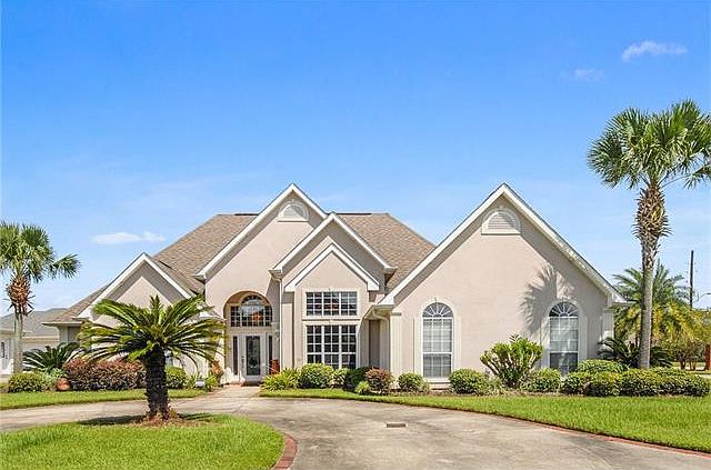 1st image of 185 River Oaks Dr