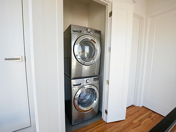 5th image of 2203 Moser Ave #106-1