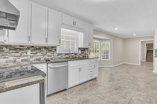 4th image of 3535 Rock Falls Dr
