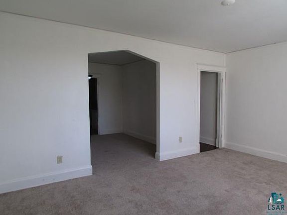 3rd image of 1822 1/2 John Ave