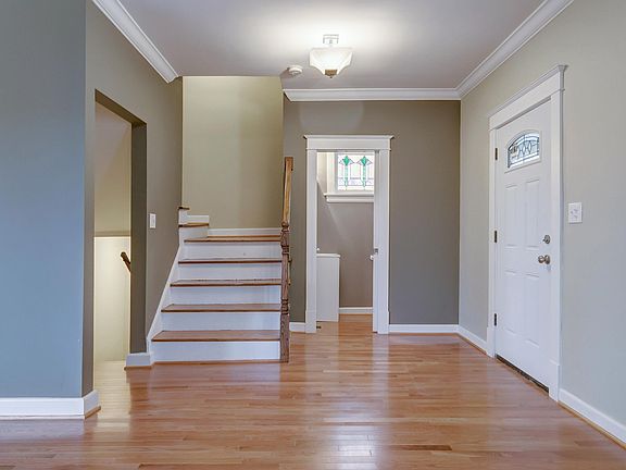 4th image of 7614 Flora Ave