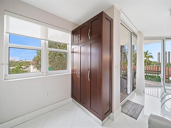 5th image of 19900 E Country Club Dr APT 610