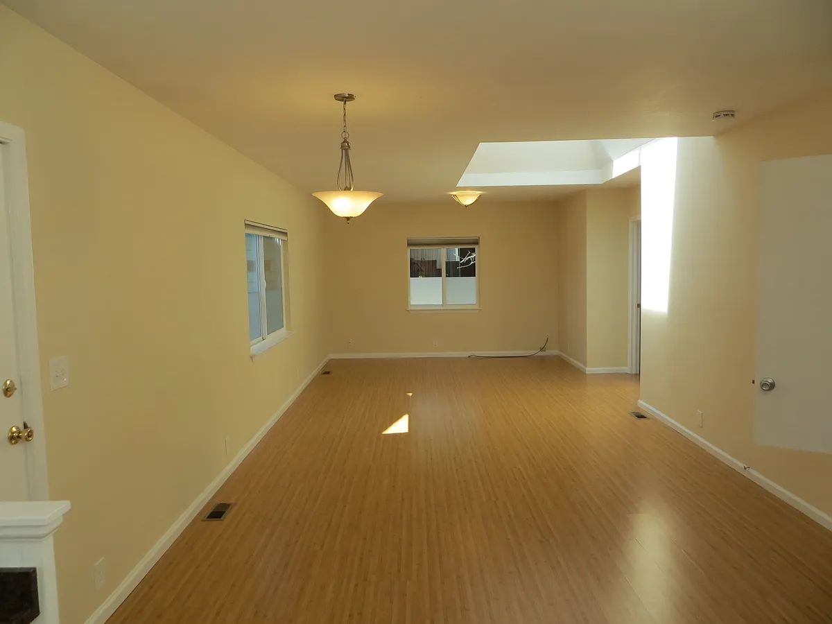 Building Photo - 130 Market St #C