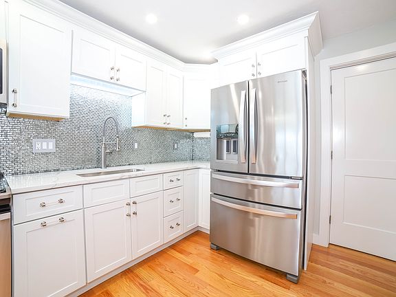 3rd image of 190 S Quinsigamond Ave #111