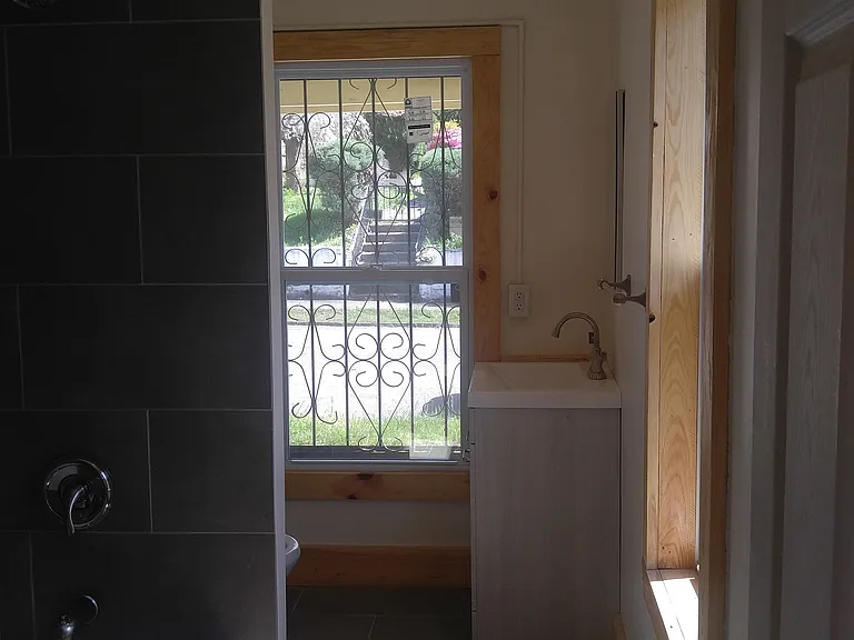 209 Douglas Ave — Photo 22