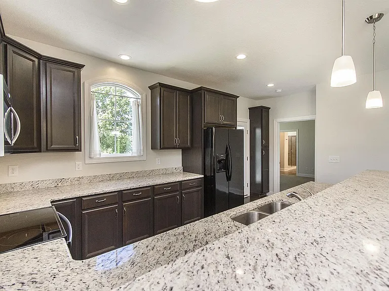 912 Kentwood Dr — Photo 9