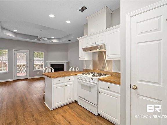 4th image of 27264 Parker Ln