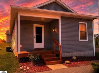 1040 Umber Dr, Traverse City, MI 49696